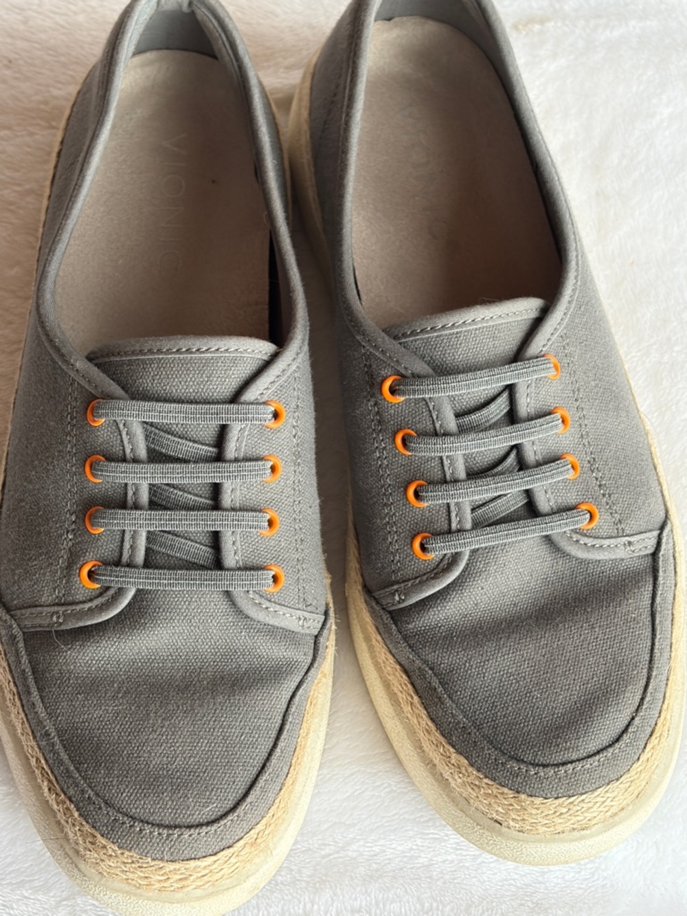 Vionic Women’s Blue/ Gray Canvas Sneakers with Orange Eyelets 7.5